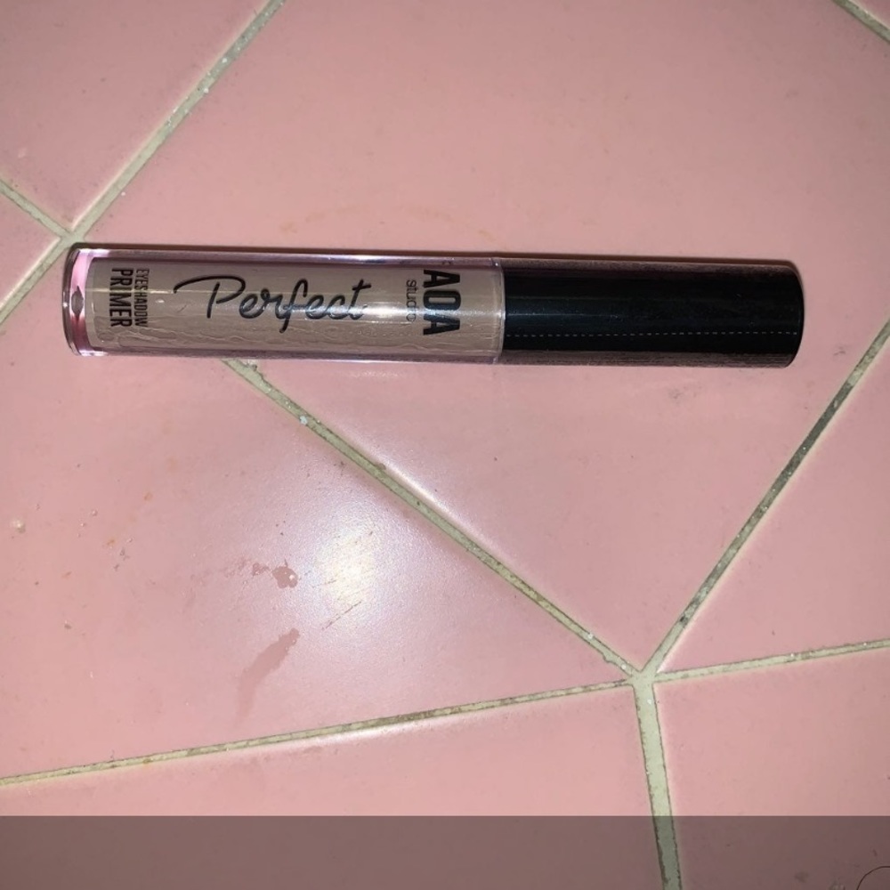 AOA Studio eye primer